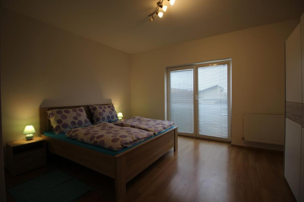 Apartman 502 Ruzindol Ngoại thất bức ảnh