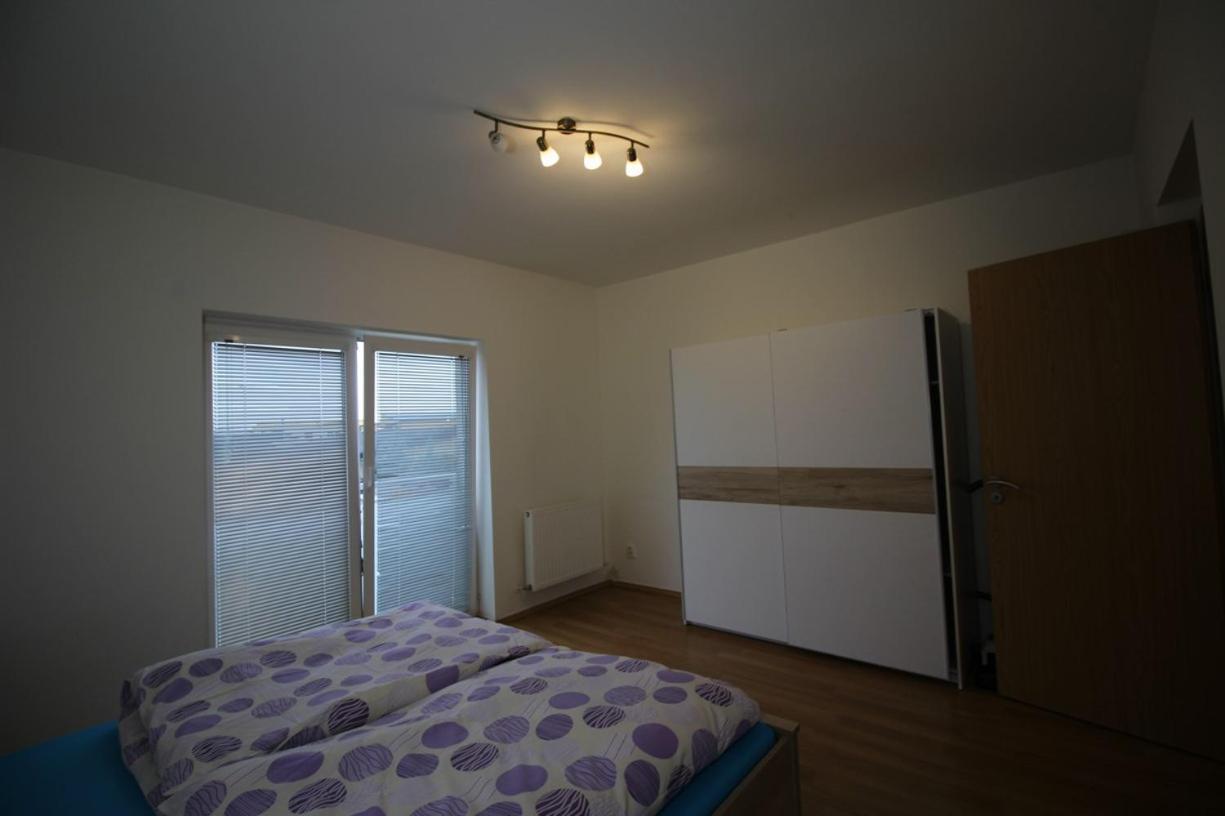 Apartman 502 Ruzindol Ngoại thất bức ảnh